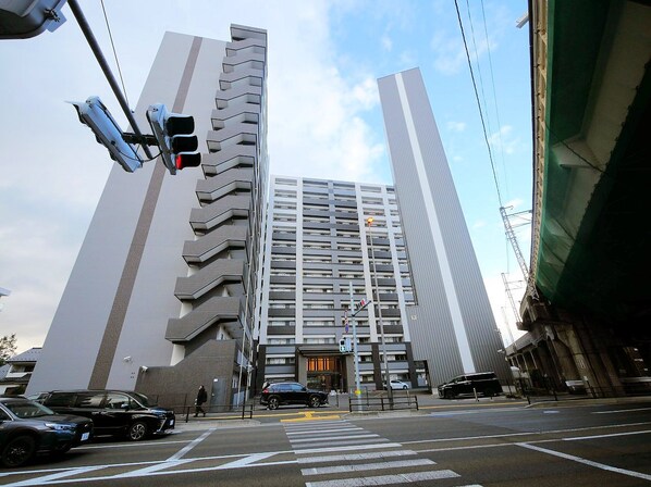 アークデュオ仙台苦竹の物件外観写真